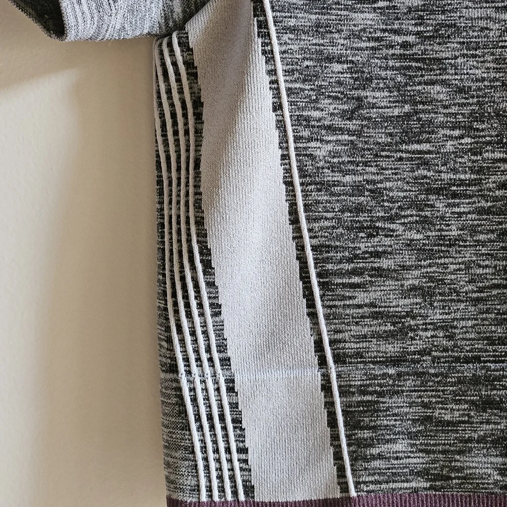 Athleta Impact Crop Top in Women's M - Picture 9 of 15